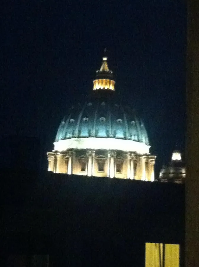 Di Fronte Alla Cupola Bed & Breakfast Rome