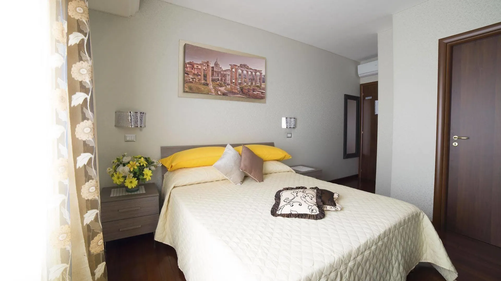 Di Fronte Alla Cupola Bed & Breakfast Rome